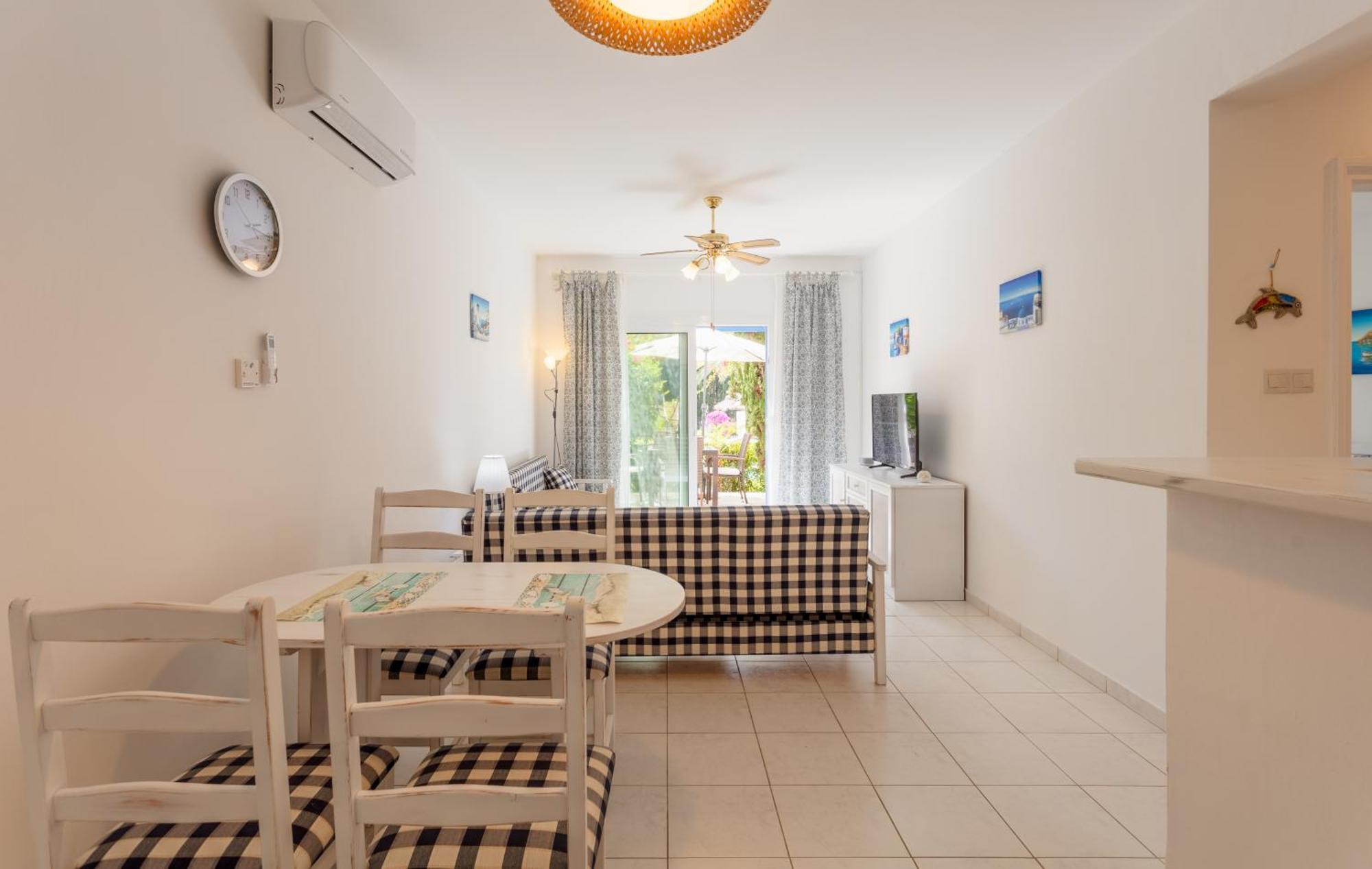 Regina Gardens Lovely Apartment Paphos Eksteriør billede