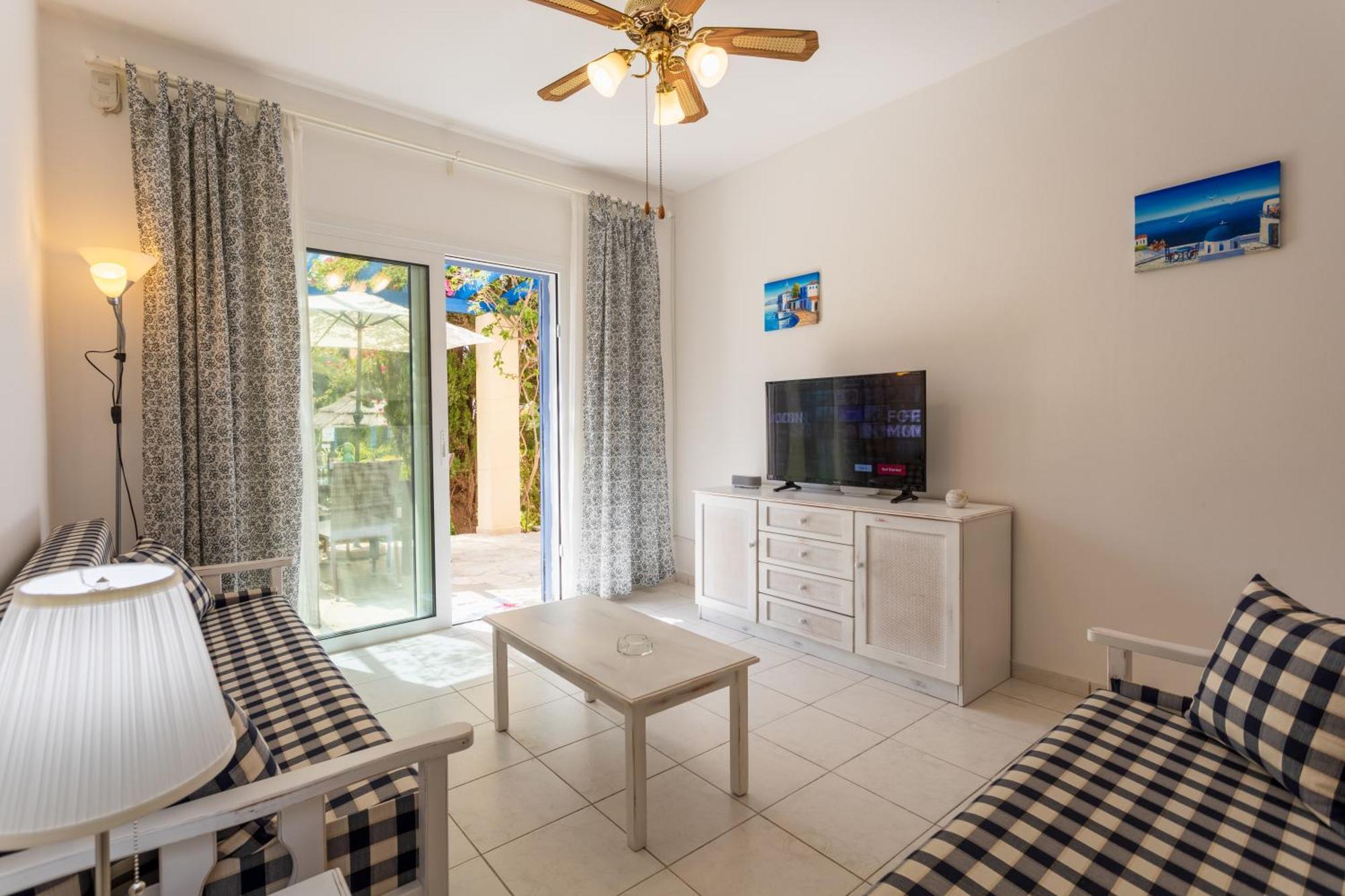 Regina Gardens Lovely Apartment Paphos Eksteriør billede