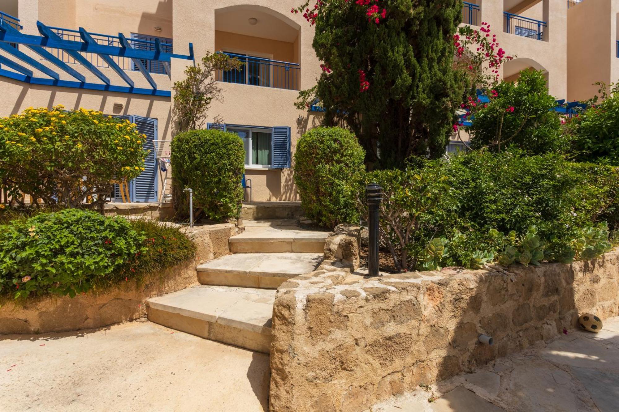 Regina Gardens Lovely Apartment Paphos Eksteriør billede